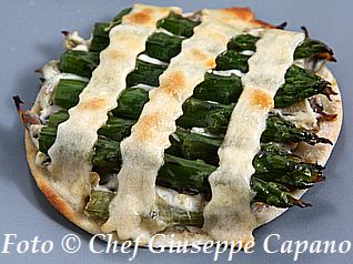 Piccole crostatine con carciofi e asparagi 318
